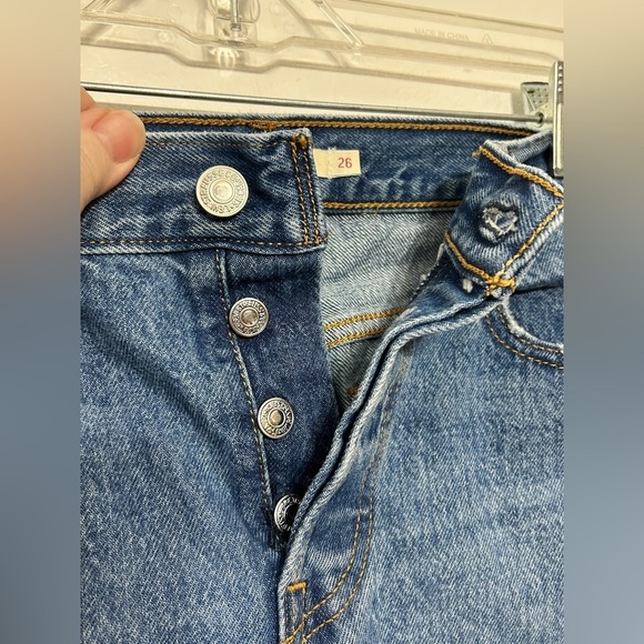 Levi’s Premium Denim Wedgie Button Fly High Rise Distressed Raw Hem Jeans - Picture 6 of 13